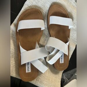 Flat Steve Madden Sandals